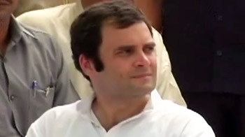 गिरफ्तारी के बाद रिहा हुए राहुल