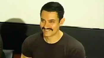 Aamir gets naughty! Aamir gets naughty!