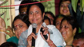 खुशियों का बंगाल बनाएंगे : ममता