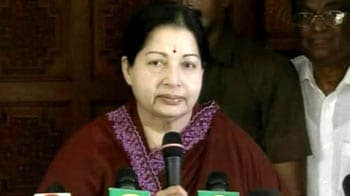 Video : In victory speech, Jayalalithaa lambasts DMK