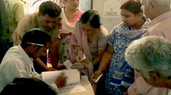 Videos : गुड़गांव नगर निगम के लिए वोटिंग