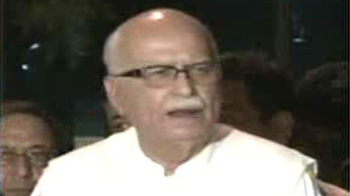 Karnataka Governor's action illegal: Advani