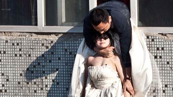 Dramatic rescue of a bride who attempted suicide