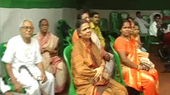 Supporters gather to witness Didi create history