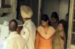 Kanimozhi arrives in Court Kanimozhi arrives in Court