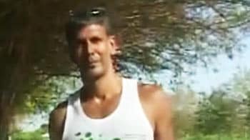 Videos : 126 किलोमीटर दौड़ चुके हैं मिलिंद