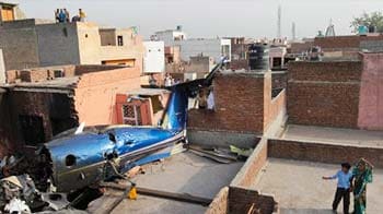 Faridabad: Plane crashed on roof of a house