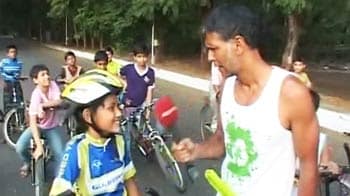 Children join Milind in the Green Run