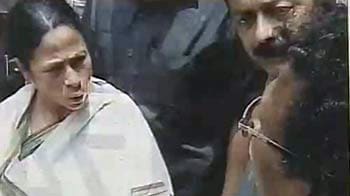 Video : Mamata's 'surprise' visit causes chaos
