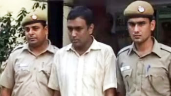 डॉक्टर ने की 3.5 करोड़ की धोखाधड़ी डॉक्टर ने की 3.5 करोड़ की धोखाधड़ी