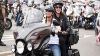 Sarah Palin's bike ride revs up questions on Presidential bid