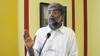 J&K: No entry in Kashmir for activist