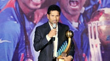 Sachin receives the Polly Umrigar award
