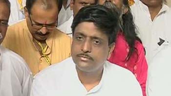 Ramdev supporters fast in Mumbai