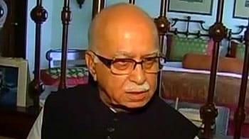 Video : Manmohan Singh is weakest PM: Advani