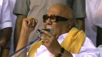 Karunanidhi blames Centre for Kanimozhi's arrest