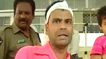 Papalal, an unrecognized hero, needs your help