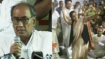 Now, Digvijaya reprimands Sushma for dance