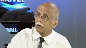 Hold RIL for long term: Saumil Trivedi