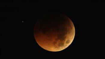 Video : Celestial treat for moon-gazers in Australia