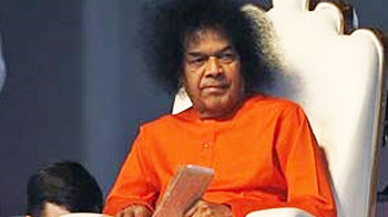 साईं के कमरे से मिले करोड़ों