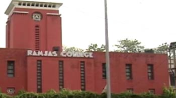 DU vs Cambridge: Students debate