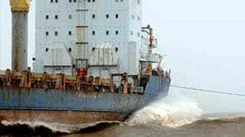 Second attempt at towing MV Wisdom from Juhu Beach fails