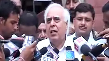 Lokpal meet: Breakthrough, say ministers; Activists cautious