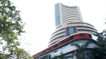 Video : Sensex sheds 364 pts on Mauritius treaty fears