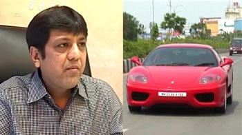 Video : Surat: This man bought Sachin's red Ferrari