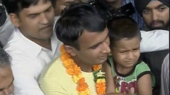 Home safe, Suez sailors say Pakistan rescued them