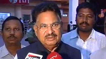 मंदिर का दौरा करने गए पुनिया