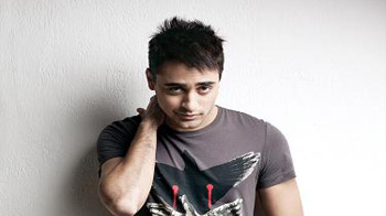 इमरान की नींद हुई गायब