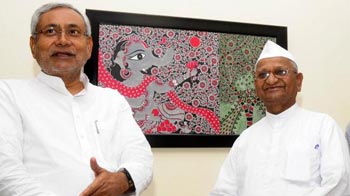 नेताओं के दरवाजे पहुंचे अन्ना