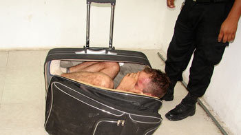 Video : Prisoner caught trying to escape jail in a suitcase