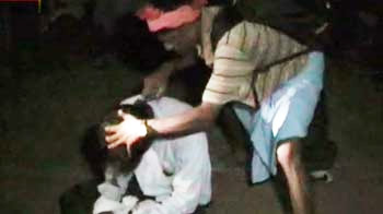 टीचर ने की रेप की कोशिश, हुई पिटाई