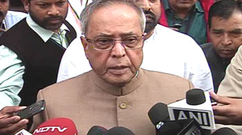 करुणा से प्रणब की मुलाकात करुणा से प्रणब की मुलाकात