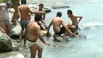 श्रद्धालु पहूंचा रहे पर्यावरण को नुकसान