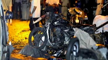 Mumbai terror attacks: 17 dead, severed head found