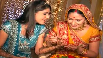 रश्मि की मेहंदी की कैसी है तैयारी