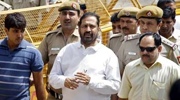 Video : Report questions PMO for making Kalmadi Games Chairman