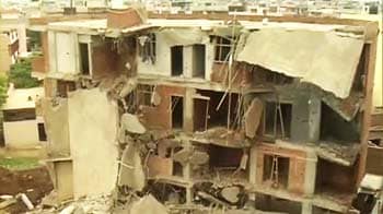 Video : Ghaziabad building collapse: Five dead