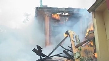 Video : Massive fire at Kolkata studio, 2 injured