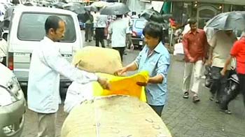 With prayers, Opera House and Zaveri Bazaar reopen for business