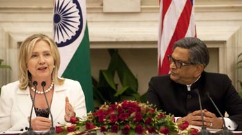 Hillary Clinton, SM Krishna address press Hillary Clinton, SM Krishna address press