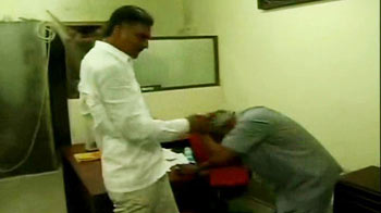 Telangana leaders get violent in Delhi
