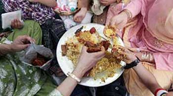 Govt to campaign against food wasted at weddings