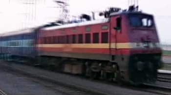 Videos : ट्रेन से 7 घंटे में दिल्ली से मुंबई