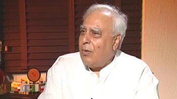 Video : Gadkari's statement on PM 'outlandish': Sibal