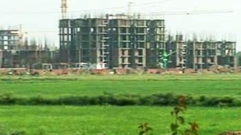 'किसान, बिल्डर और अथॉरिटी करें बात'